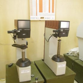 Máy thử độ cứng
